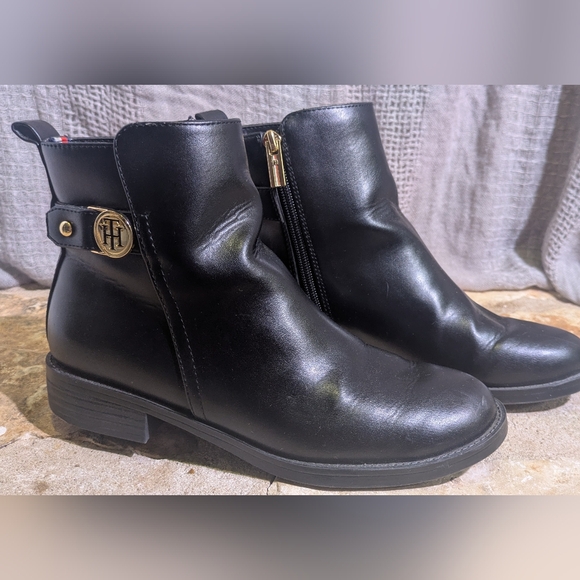 Tommy Hilfiger Black Ankle Booties - Picture 1 of 7